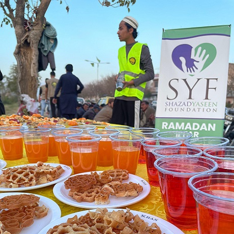 Meals being packed for Ramzan Dastarkhwan